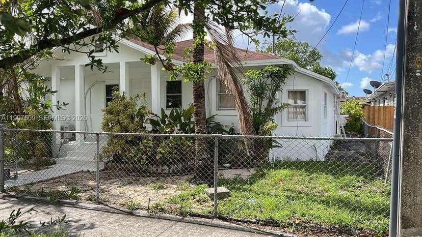 2456 NW 28th St, Miami FL 33142