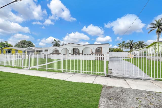 2460 NW 175th St, Miami Gardens FL 33056 - Miami Gardens, FL - Photo 2