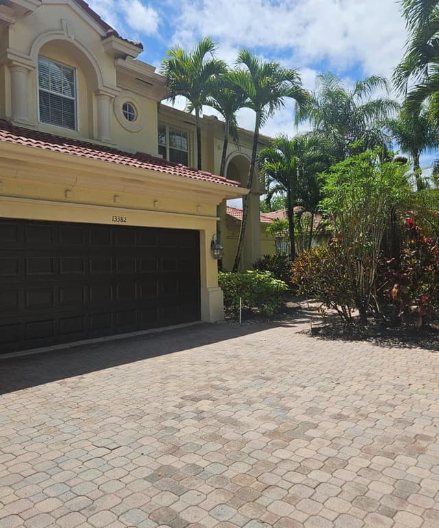 13382 Lakepointe Circle, Cooper City FL 33330 - Cooper City, FL - Photo 2