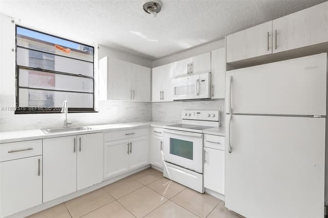 1798 NW 55th Ave # 202, Lauderhill FL 33313 - Lauderhill, FL - Photo 2