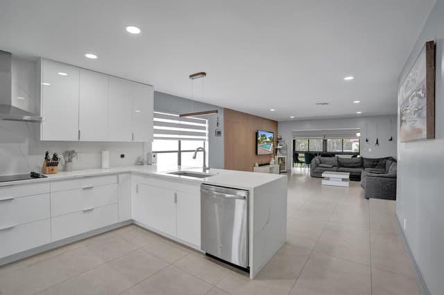 21675 Tall Palm Circle # 2b, Boca Raton FL 33433 - Boca Raton, FL - Photo 2