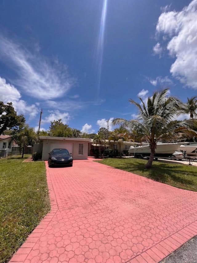 1230 NE 26th Terrace, Pompano Beach FL 33062 - Pompano Beach, FL - Photo 3