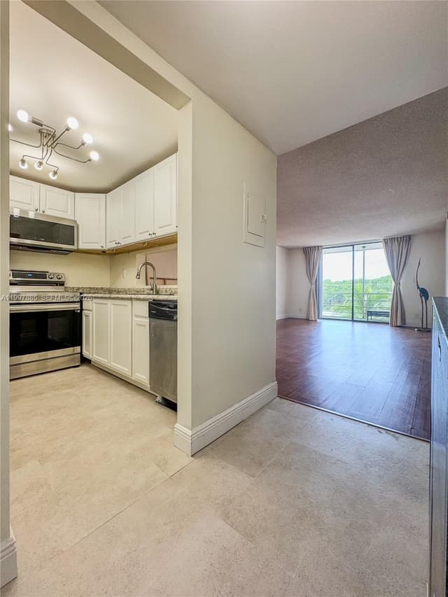 2935 NE 163rd St # 4T, North Miami Beach FL 33160 - North Miami Beach, FL - Photo 4
