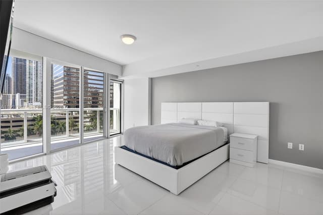 495 Brickell Ave # 1007, Miami FL 33131 - Miami, FL - Photo 5
