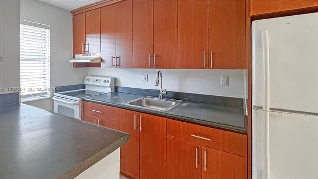 4081 N Dixie Hwy # 20, Oakland Park FL 33334 - Oakland Park, FL - Photo 4
