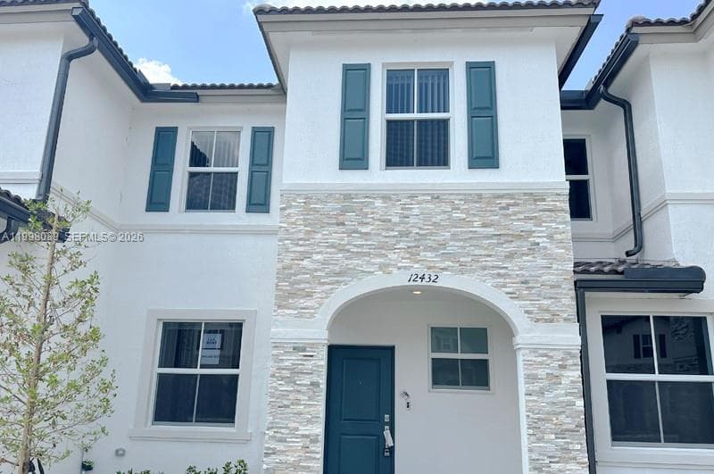 12432 NW 23rd Ct, Miami FL 33167