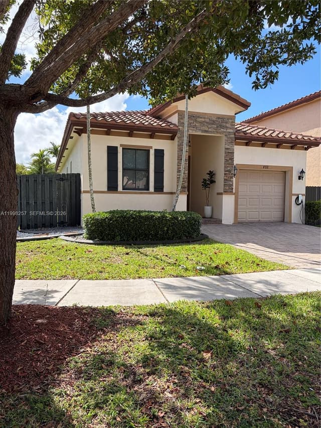 470 SE 34TH TER, Homestead FL 33033 - Homestead, FL - Photo 2