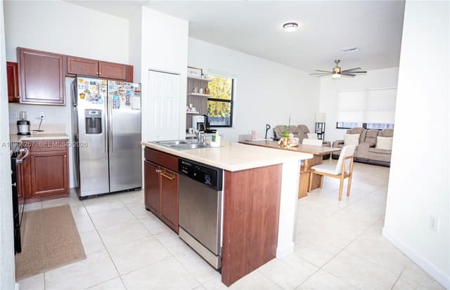 470 SE 34TH TER, Homestead FL 33033 - Homestead, FL - Photo 6