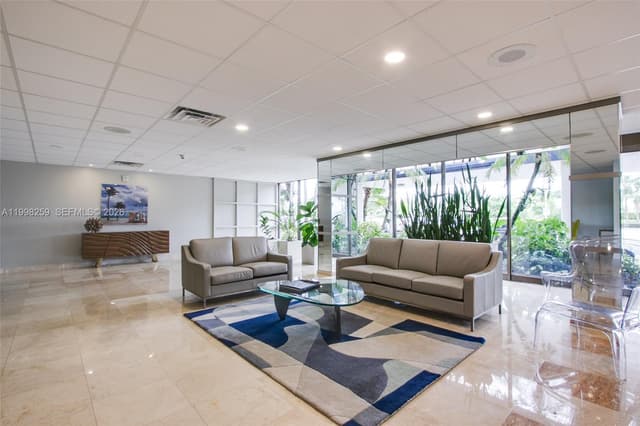 4350 Hillcrest Dr # 303, Hollywood FL 33021 - Hollywood, FL - Photo 7