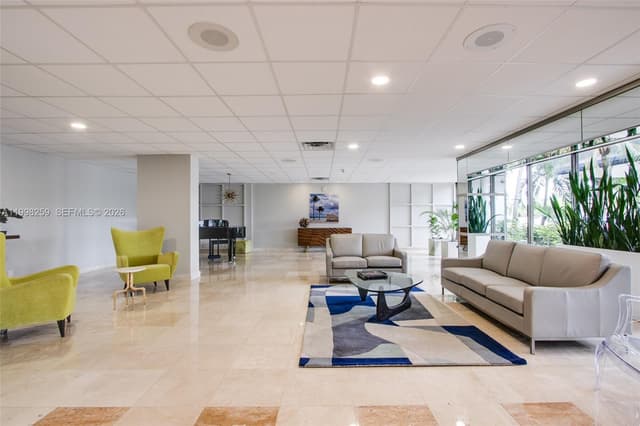 4350 Hillcrest Dr # 303, Hollywood FL 33021 - Hollywood, FL - Photo 5