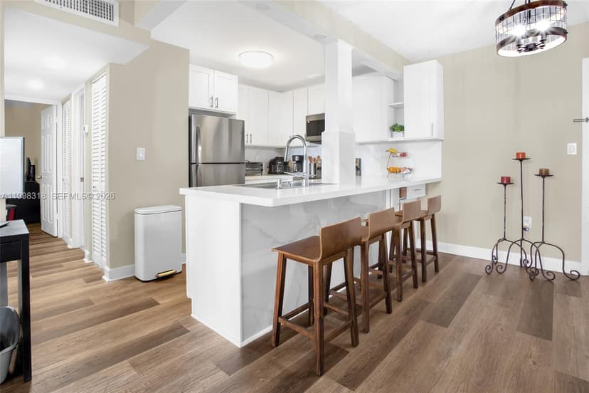 9682 Fontainebleau Blvd # 503, Miami FL 33172