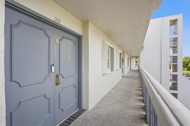 3286 Arcara Way # 306, Lake Worth FL 33467 - Lake Worth, FL - Photo 2