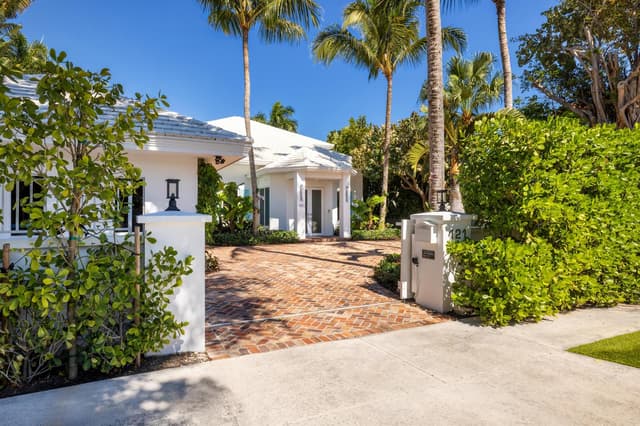 121 Seville Road, West Palm Beach FL 33405 - West Palm Beach, FL - Photo 6