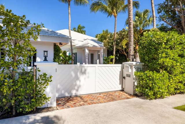 121 Seville Road, West Palm Beach FL 33405 - West Palm Beach, FL - Photo 5