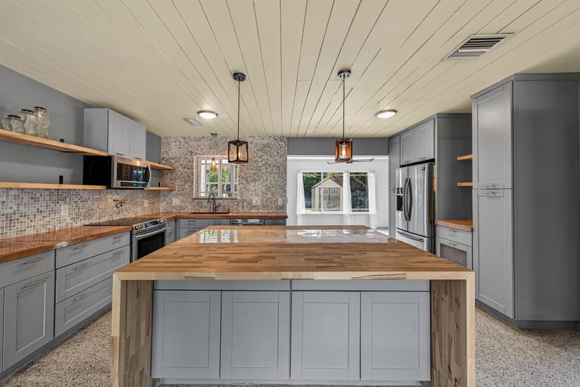 818 NW 28th Court, Wilton Manors FL 33311