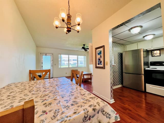 8 Northampton A, West Palm Beach FL 33417 - West Palm Beach, FL - Photo 2