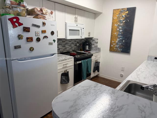 200 SW 117th Ter # 10103, Pembroke Pines FL 33025 - Pembroke Pines, FL - Photo 2