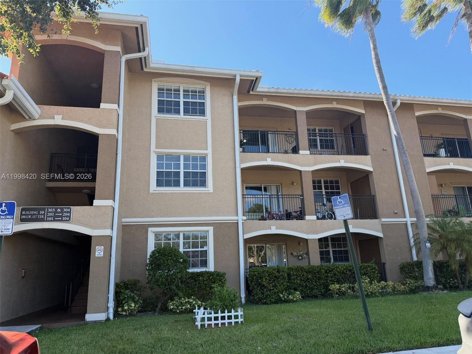 200 SW 117th Ter # 10103, Pembroke Pines FL 33025 - Pembroke Pines, FL - Photo 1