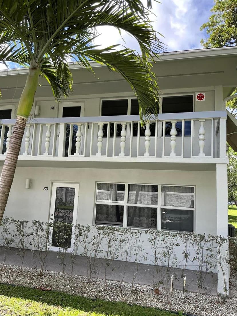 40 Ventnor Drive, Deerfield Beach FL 33442