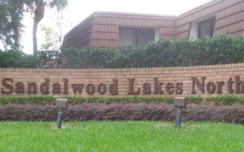 197 Charter Way, West Palm Beach FL 33407