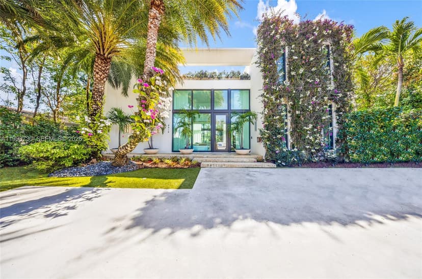 4515 N Michigan Ave, Miami Beach FL 33140