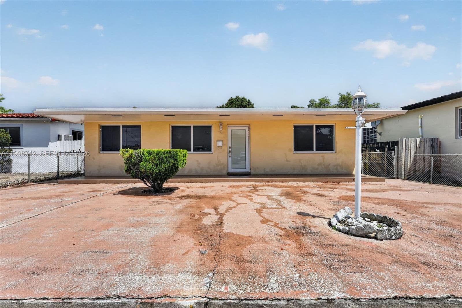 733 W 33rd St, Hialeah FL 33012