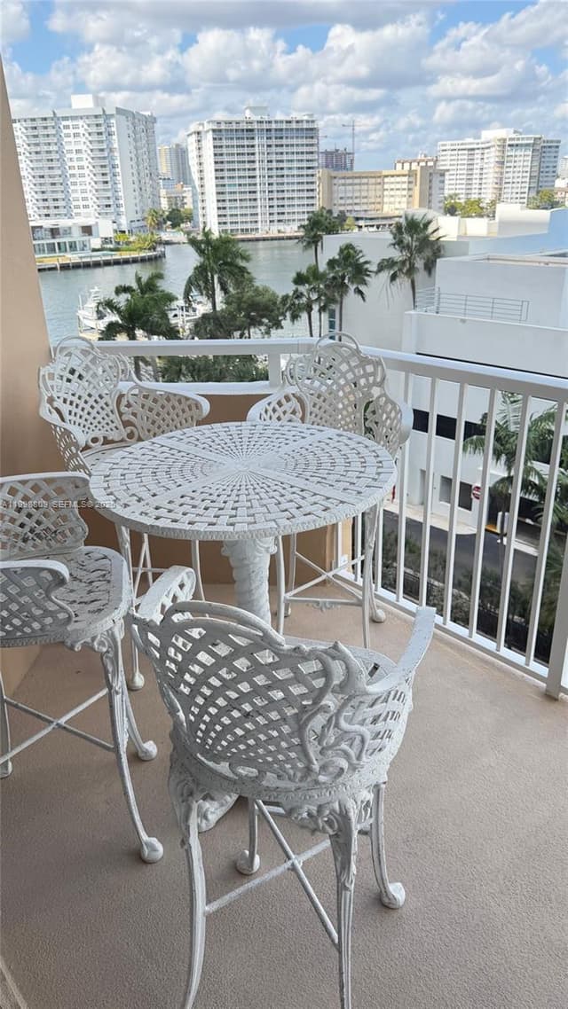 1965 S Ocean Dr # 5D, Hallandale Beach FL 33009 - Hallandale Beach, FL - Photo 2