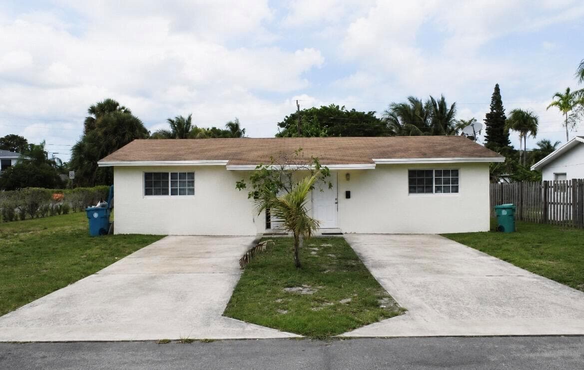 203 SE 4th Avenue, Boynton Beach FL 33435 - Boynton Beach, FL - Photo 1