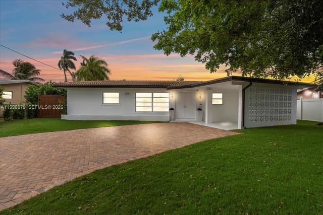 1910 NW 36th St, Oakland Park FL 33309 - Oakland Park, FL - Photo 2