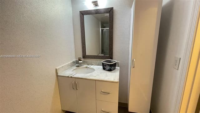 1200 Brickell Bay Dr # 1702, Miami FL 33131 - Miami, FL - Photo 4