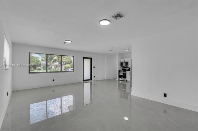 1000 NW 198th St, Miami Gardens FL 33169 - Miami Gardens, FL - Photo 2