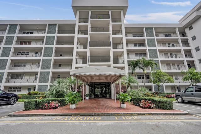 2850 N Palm Aire Drive # 401, Pompano Beach FL 33069 - Pompano Beach, FL - Photo 2