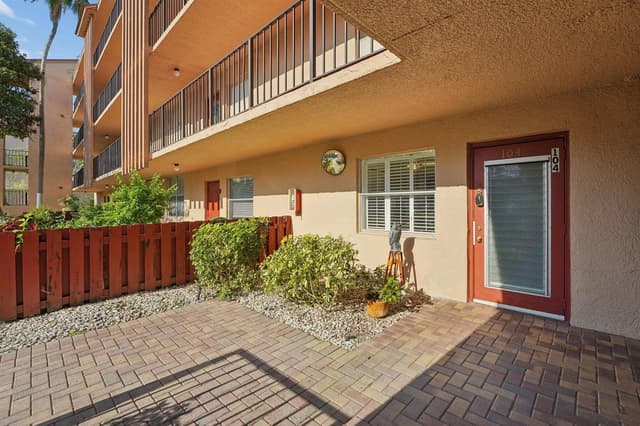 370 NW 76th Avenue # 104, Margate FL 33063 - Margate, FL - Photo 2