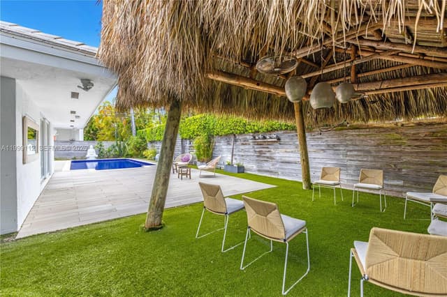 524 Warren Ln, Key Biscayne FL 33149 - Key Biscayne, FL - Photo 2