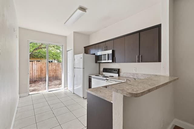 1584 SW 2nd Street, Homestead FL 33030 - Homestead, FL - Photo 2