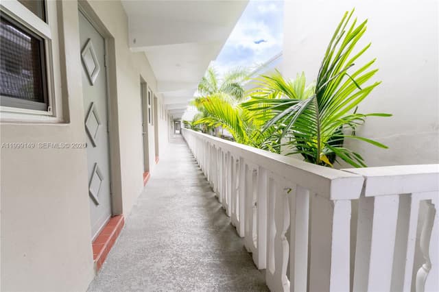 330 SE 2nd St # 405F, Hallandale Beach FL 33009 - Hallandale Beach, FL - Photo 5