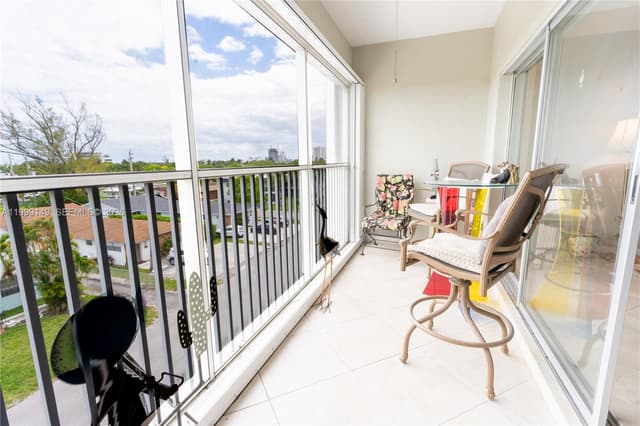 330 SE 2nd St # 405F, Hallandale Beach FL 33009 - Hallandale Beach, FL - Photo 4
