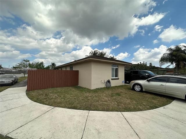 3783 NW 201st Ter, Miami Gardens FL 33055 - Miami Gardens, FL - Photo 2