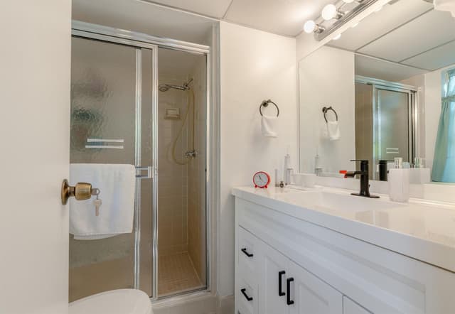 2801 Somerset Drive # 411, Lauderdale Lakes FL 33311 - Lauderdale Lakes, FL - Photo 5