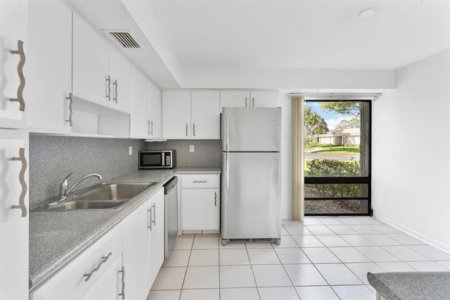 6612 Burning Wood Drive # 170, Boca Raton FL 33433 - Boca Raton, FL - Photo 5