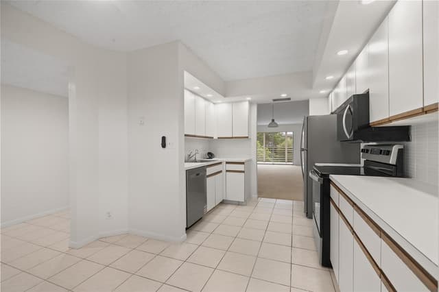 1801 Eleuthera Point # J3, Coconut Creek FL 33066 - Coconut Creek, FL - Photo 5