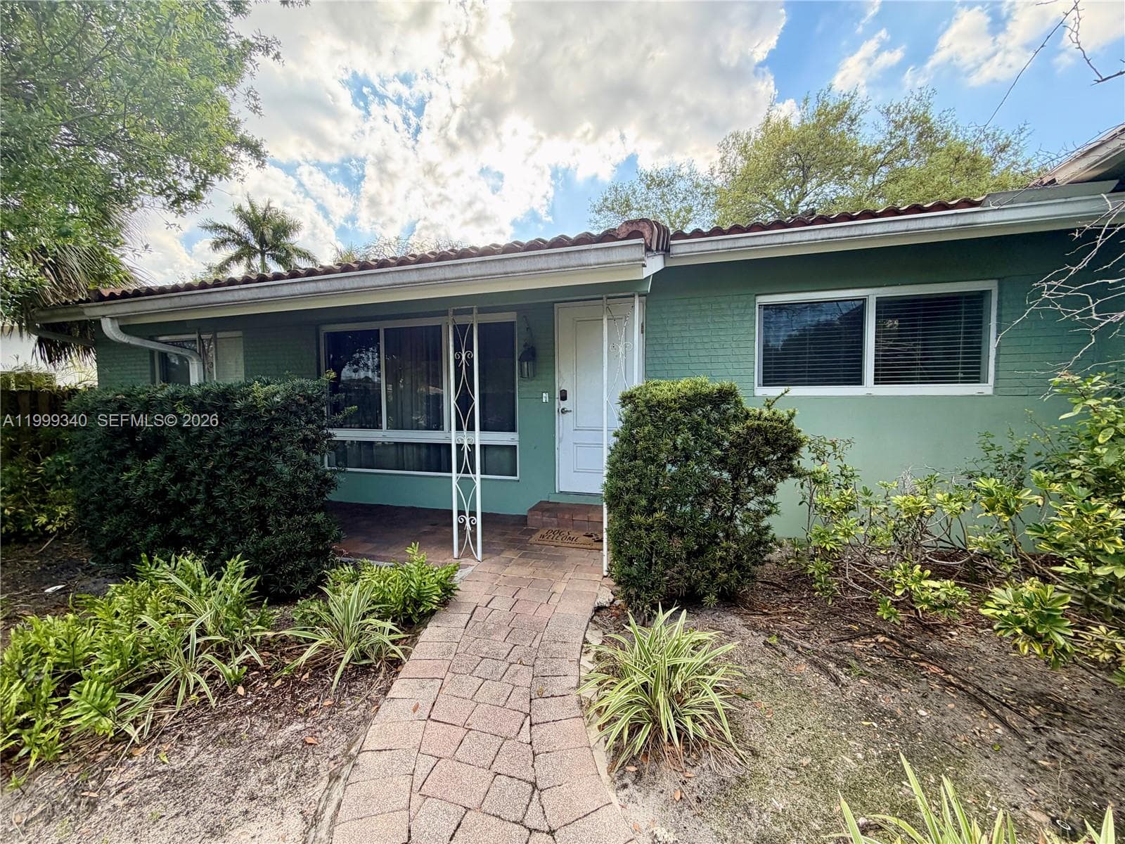 1581 SW 27th Ter, Fort Lauderdale FL 33312