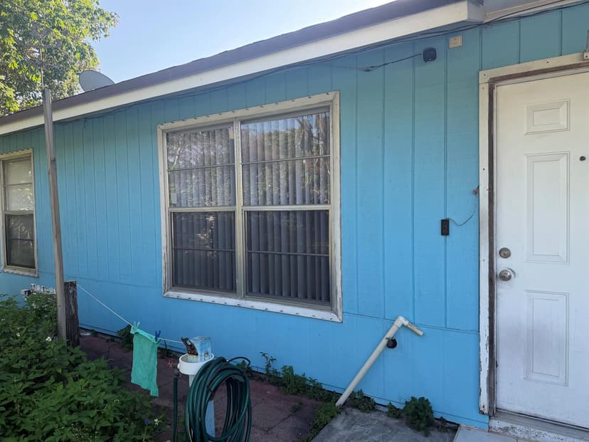 4666 E Holt, West Palm Beach FL 33415