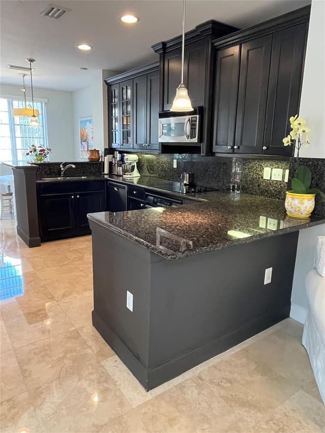 3932 Coral Heights Way, Oakland Park FL 33308 - Oakland Park, FL - Photo 6