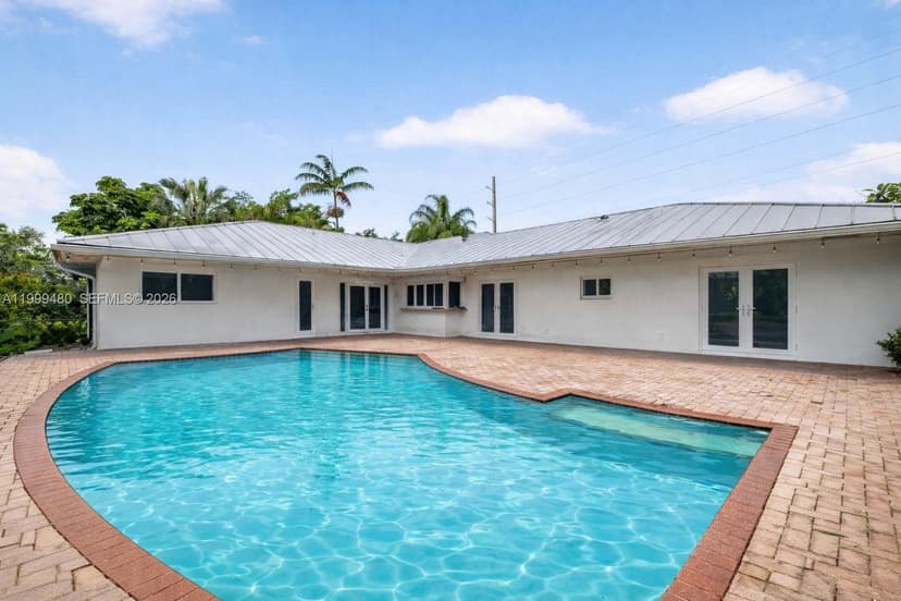 8400 SW 178th St, Palmetto Bay FL 33157