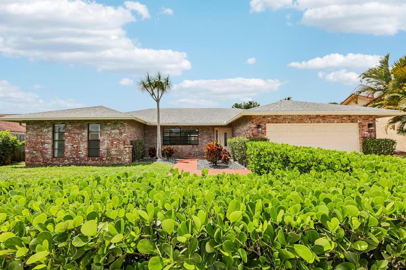 17679 Woodview Terrace, Boca Raton FL 33487