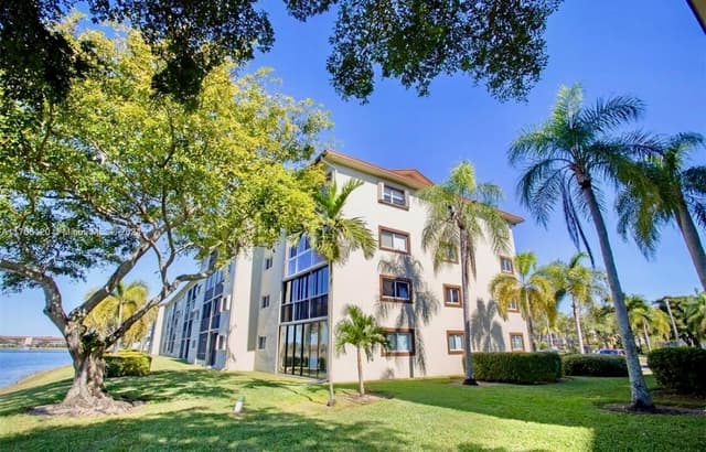 1400 SW 131st Way # 408q, Pembroke Pines FL 33027 - Pembroke Pines, FL - Photo 3