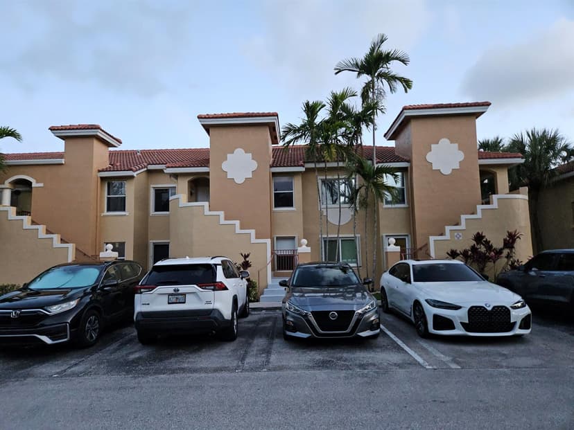 7900 NW 6th Street # 205, Pembroke Pines FL 33024