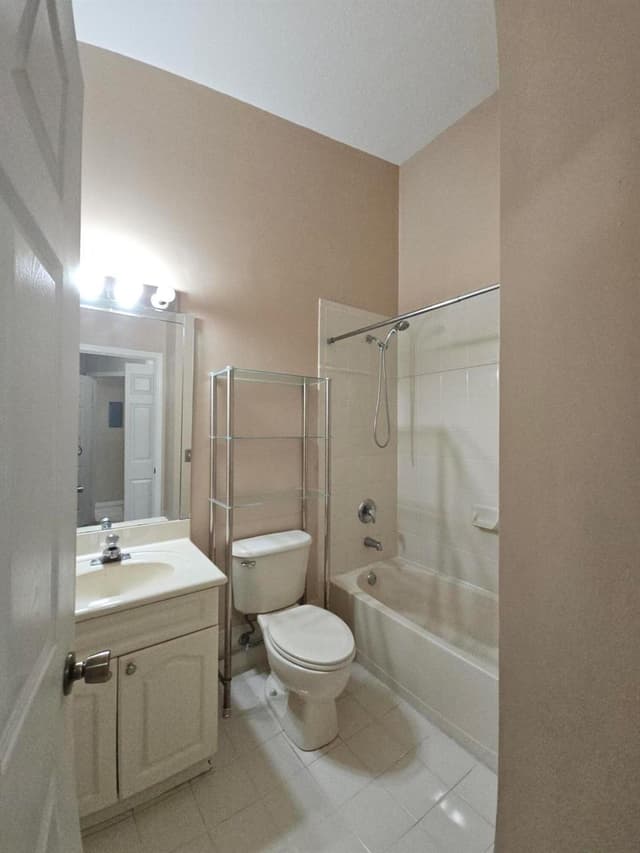 7900 NW 6th Street # 205, Pembroke Pines FL 33024 - Pembroke Pines, FL - Photo 5