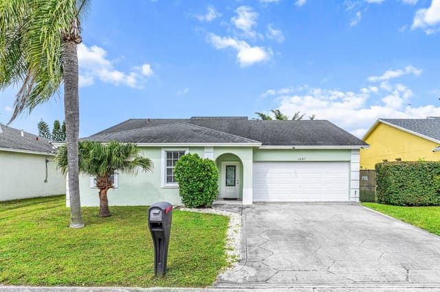 1087 Salmon Isle, FL 33413 - Photo 2